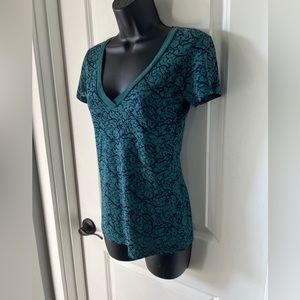 DeLiA*s Sz Small V Neck Tee (Delia’s)